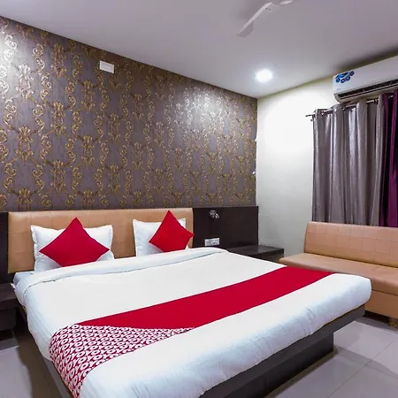 Oyo 43611 Hr Resort-2